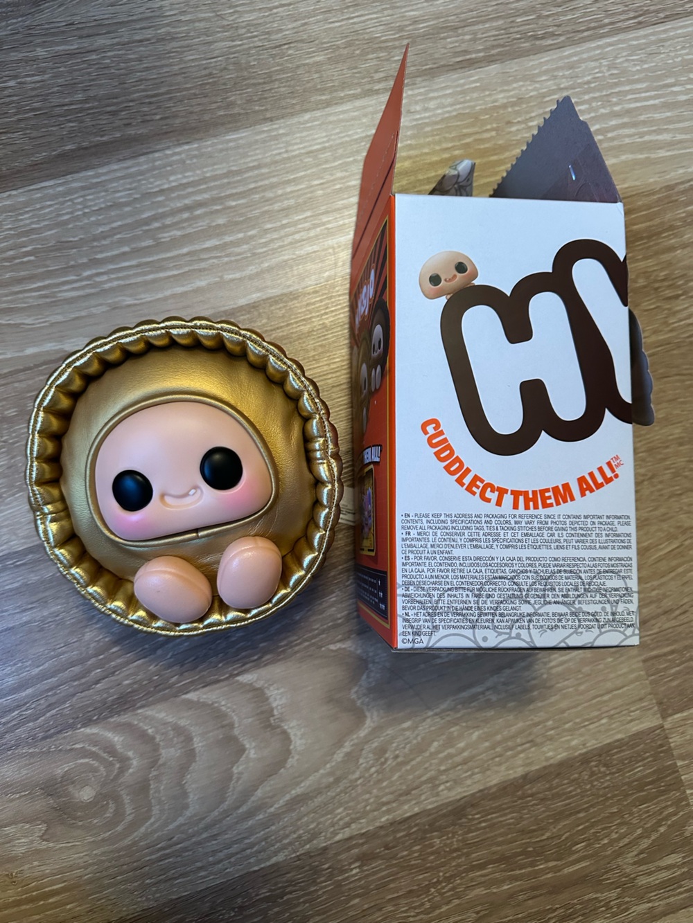 Hyojo Reese’s RARE Gold Plush Figure - Picture 2 of 6